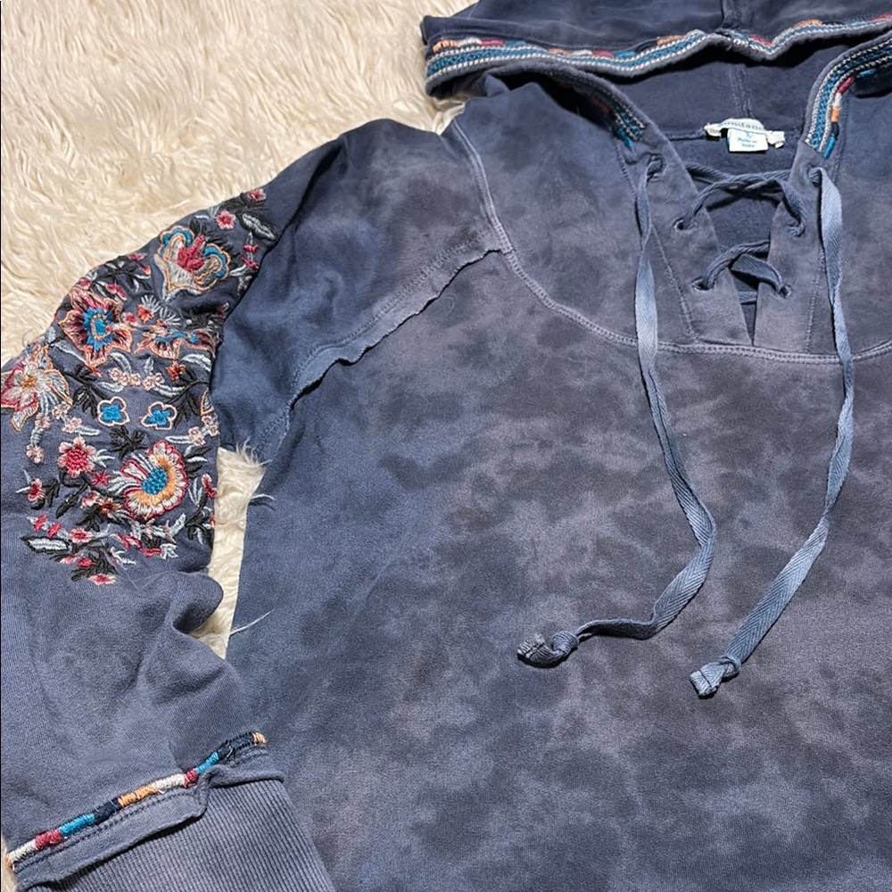 Embroidered Sundance Hoodie - Picture 3 of 8